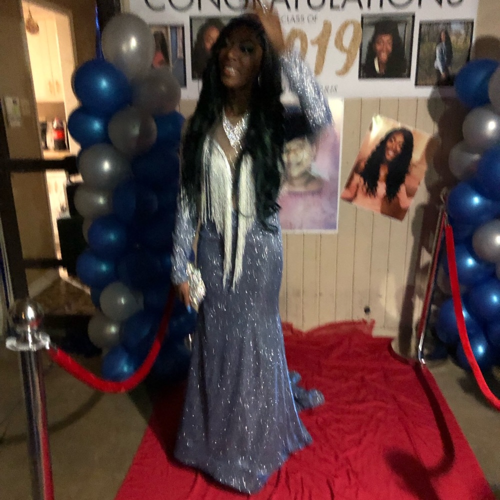 BLUE PROM DRESS - Picture 3 of 8